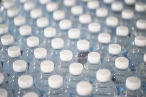Van Veldhoven sluit deal voor minder  en beter gebruik plastic